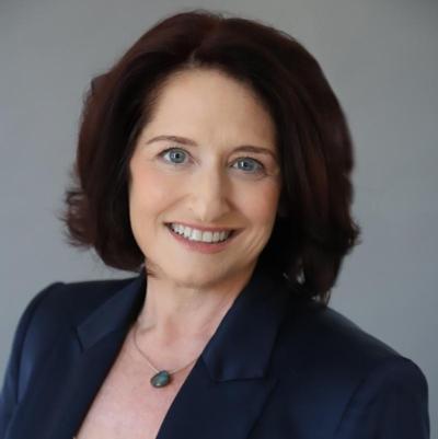 Hannah Earl, photo 2