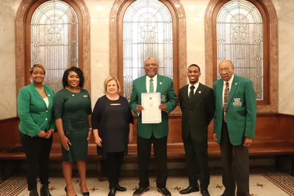 Auguster Wallace, photo 2