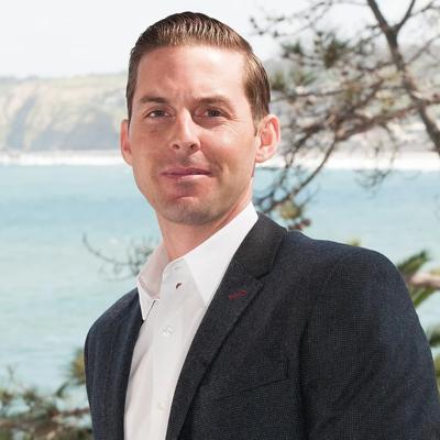 Derek Hobson, photo 2