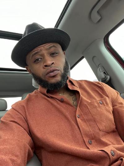 Quinn Robinson, photo 1