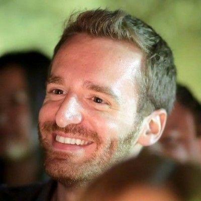 Darren Newton, photo 2