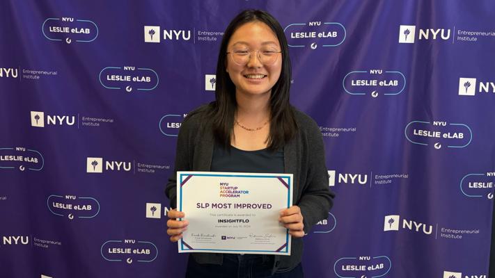 Leslie Mock, photo 2