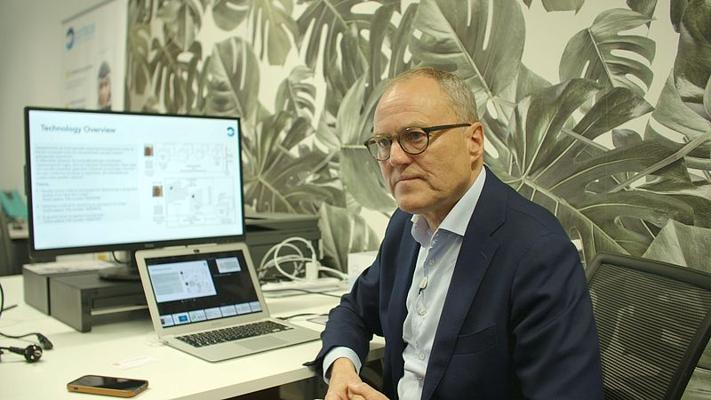 Victor Klos, photo 2