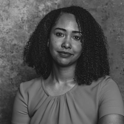 Gillian White, photo 1