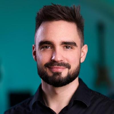 Adam Molnar, photo 1