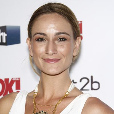 Ashley Avis, photo 1