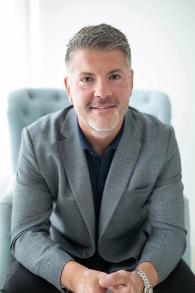 Jonny Stevens, photo 2