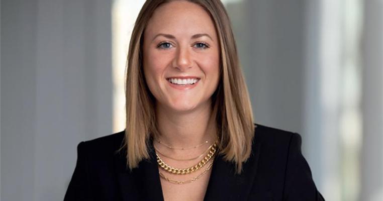 Shannon Low, photo 1