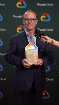 Noel McMichael, photo 1