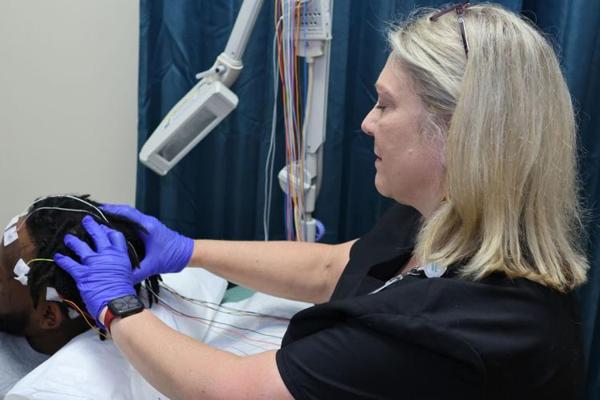 Nicole Hogan, photo 2