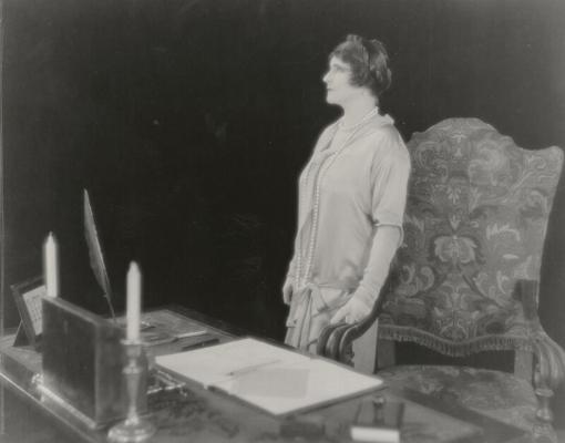 Elinor Patrick, photo 2