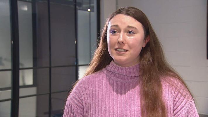 Holly Bennett, photo 1