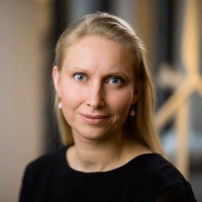 Holly Riedlinger, photo 1