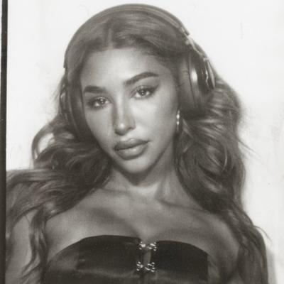 Chantel Jeffries, photo 2