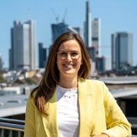 Laura Wicker, photo 2