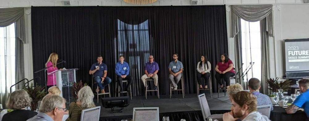 Liz Folkerts, photo 2