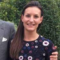 Caroline Hart, photo 2