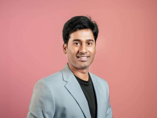 Praveen Kumar, photo 2