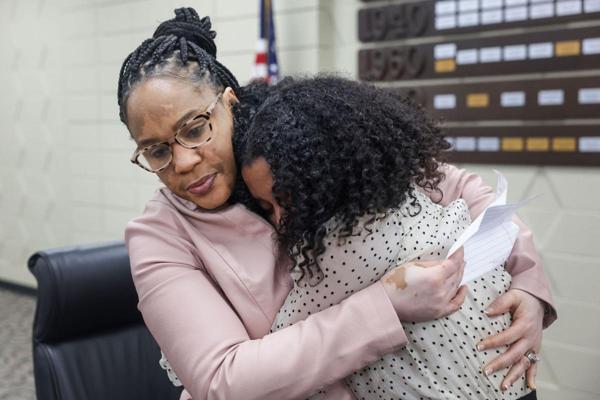 Ebony Black, photo 1