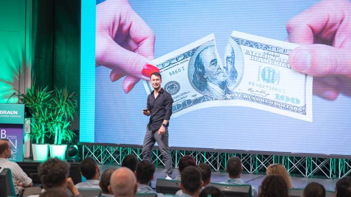 Arseny Myakotnikov, photo 2