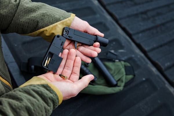 Alexander Pistol, photo 1