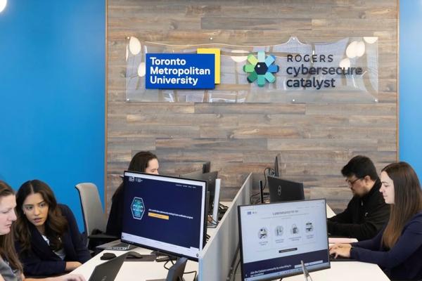 Heather Adam, photo 1