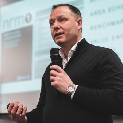 Steve Hassanali, photo 2