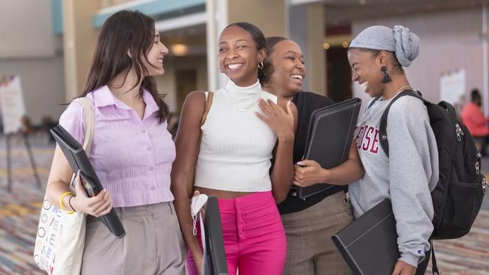 Donita Lewis, photo 1