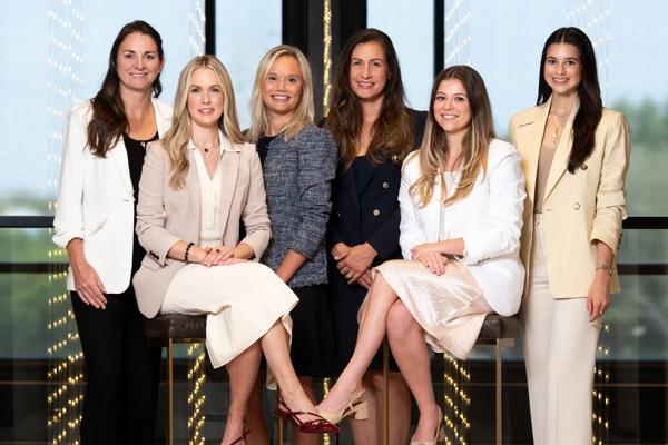 Phoebe Brent, photo 1