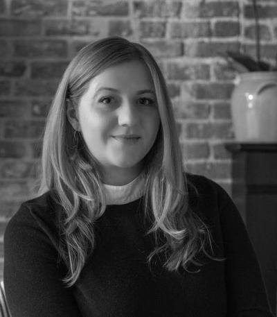 Julia Waneka, photo 1