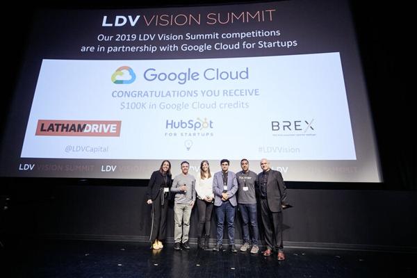 Luyi Hunter, photo 1