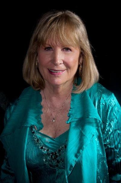 Christina Hutton, photo 1