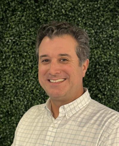 Michael Derrick, photo 2