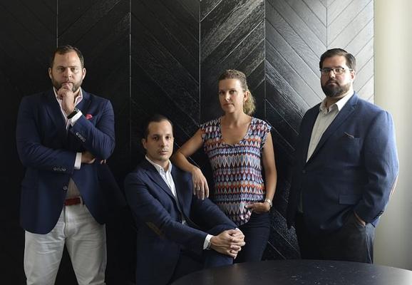 Justine Velez, photo 1