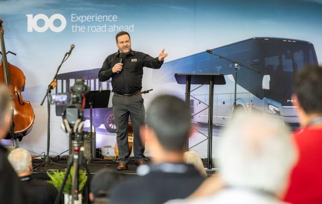 Lee Pharris, photo 1