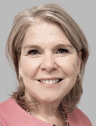 Elizabeth McGee, photo 1