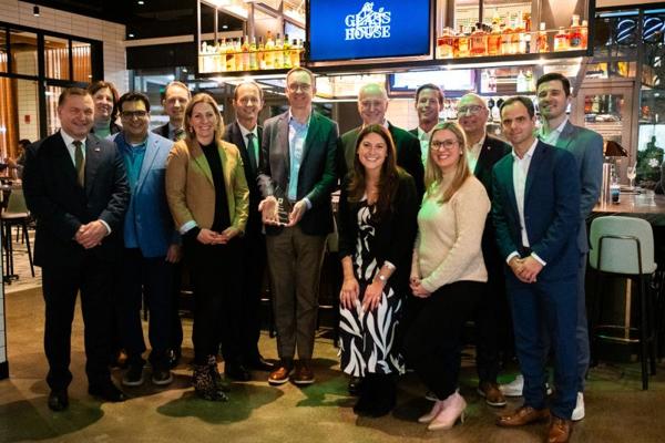 Taylor Schneider, photo 2