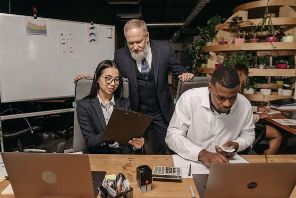 Kara Wenger, photo 1