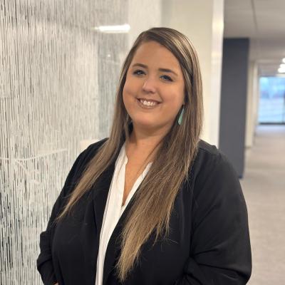 Maggie Burke, photo 1