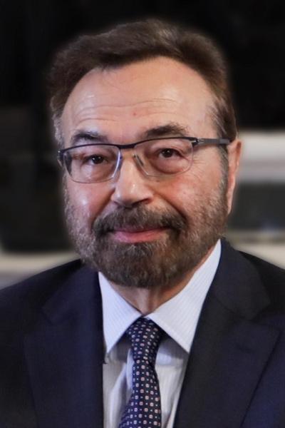 George Giannakis, photo 1