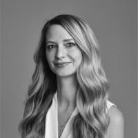 Alexandra McMenomy, photo 2