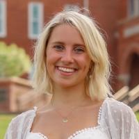 Caroline Hendrix, photo 2