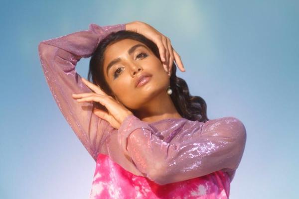 Danielle Brewton, photo 1