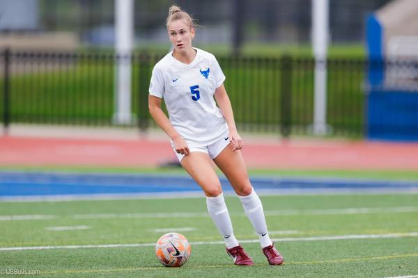 Emily Reyes, photo 2