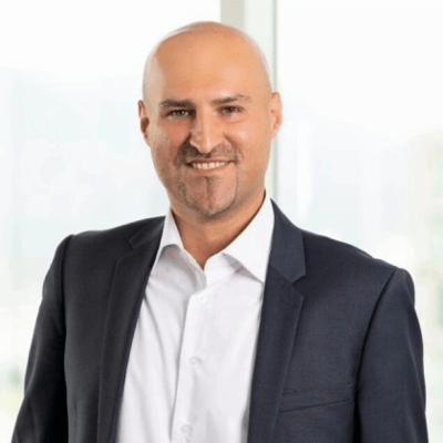 Mo Mostafaei, photo 1