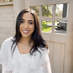 Sandra Parhami, photo 1