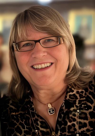 Suzanne Williams, photo 1