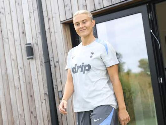 Amanda Carrick, photo 2