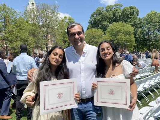 Madhur Deora, photo 2