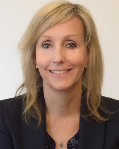 Angela Devlin, photo 1